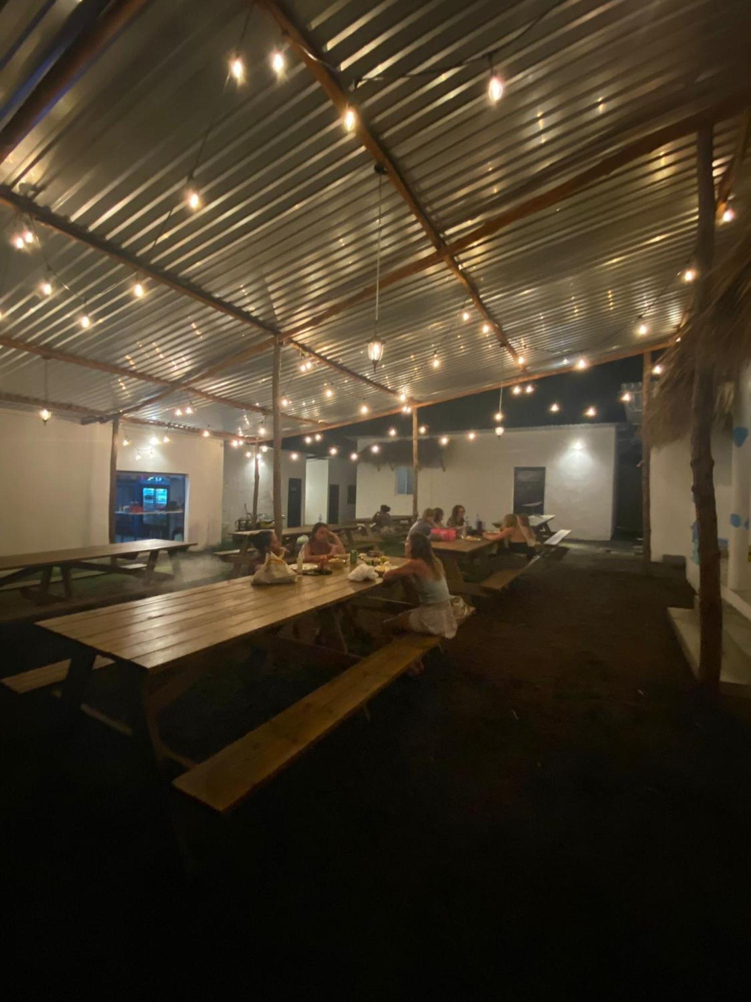 Playa De La Fuente Hostel El Paredon Εξωτερικό φωτογραφία